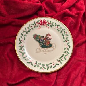 Lenox Holiday Plate with Gold and Green Accents